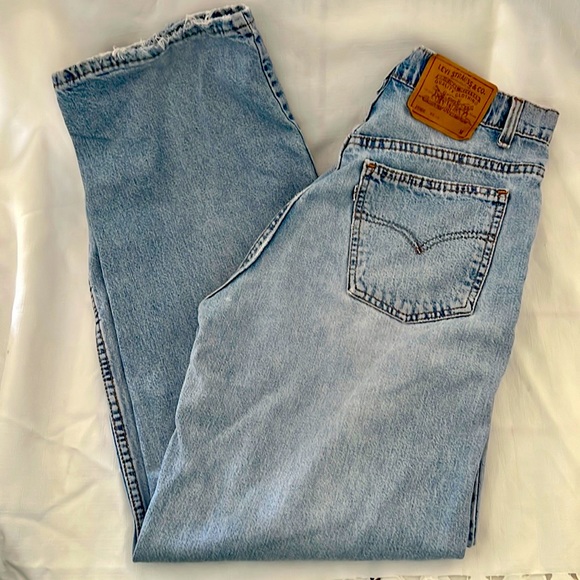 Leviโs~True Vintage~High Rise Wide Leg / Rare White Tab 965 - Picture 11 of 11